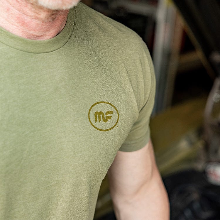 MagnaFlow Performance MCMLXXXI T-Shirt Olive - Image 4